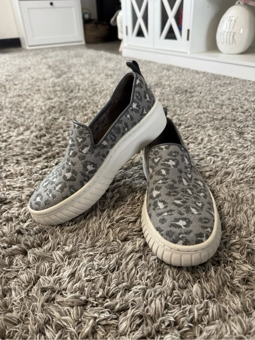 Söfft Gray Leopard Slip-On Sneakers Womens Sz 6